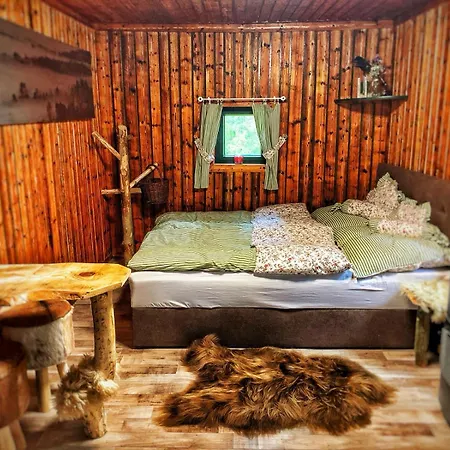 Vles Uprostred Lesa Luxury tent Prachatice